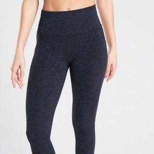 Athleta Salutation Stash Pocket II Gravel …